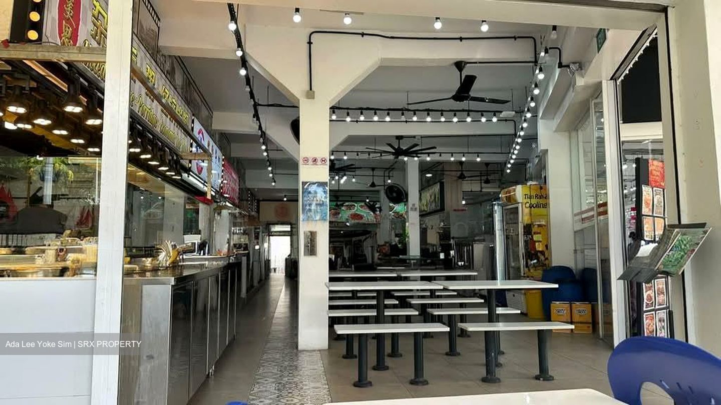 Upper Paya Lebar Road (D19), Shop House #578607671